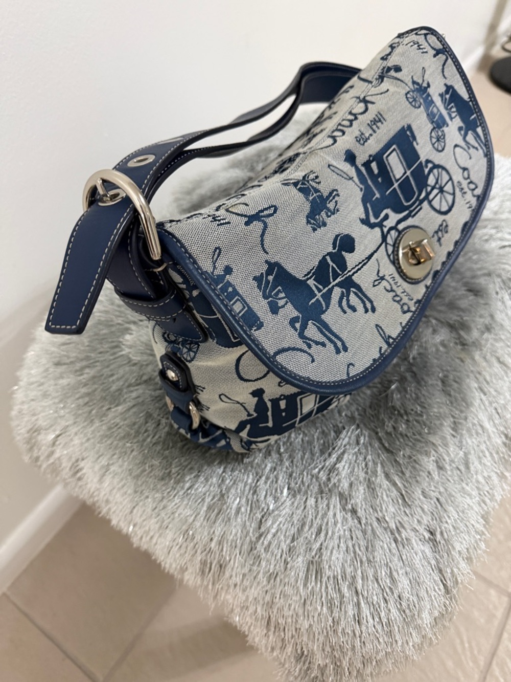 Coach Navy and Cream Signature Carriage Print Shoulder Bag - Picture 3 of 5